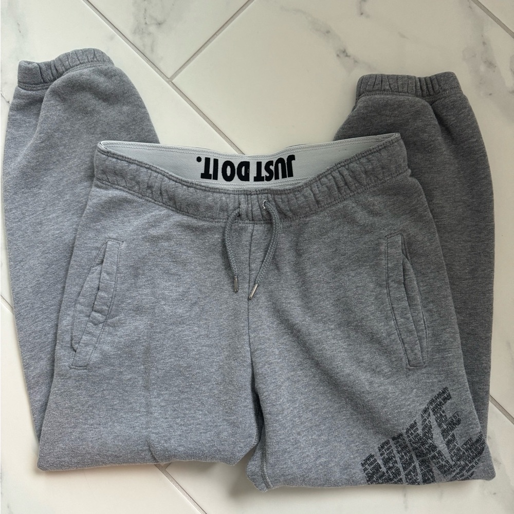 Nike XS sweats 🩶